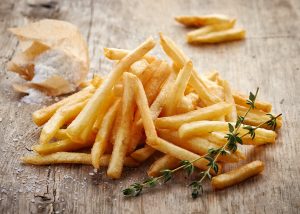 12 idées de recettes audacieuses qui revisitent les frites