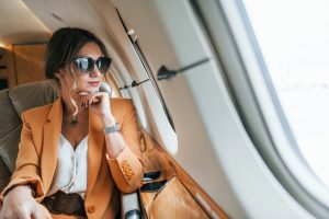 Quels vêtements éviter à bord d'un avion ?