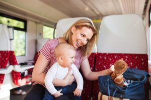 Voyagez léger avec bébé en faisant les bons choix