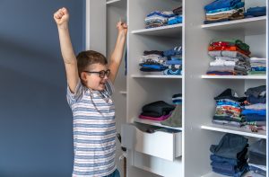Astuces et techniques pour optimiser l'espace de votre armoire