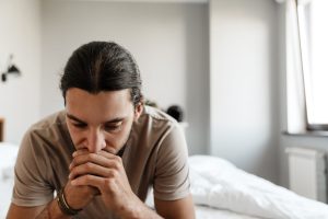 Démêler le vrai du faux de la dépression et des boissons populaires