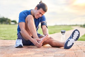 Douleur sous le pied : Ce que votre corps essaye de vous dire !