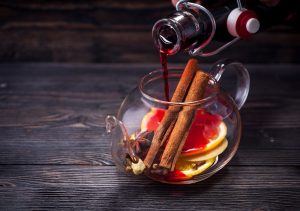 Le vin chaud, une potion hivernale pour réchauffer les cœurs et les esprits